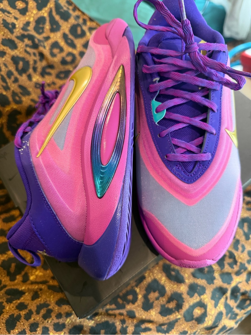 Nike Women's A'One "Unapologetic Iridescent Accents - Picture 1 of 4